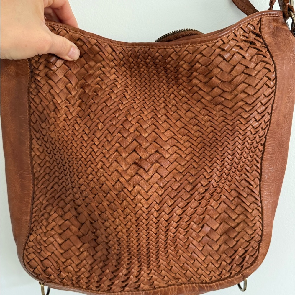Elegant Brown Woven Leather Shoulder Bag - Picture 2 of 6